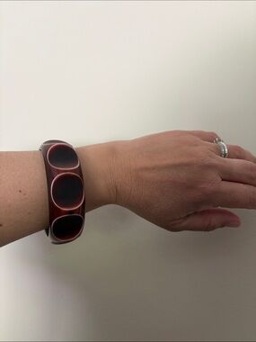 Vintage Sculptural Lucite Bangle Bracelet – Deep Cocoa Swirl Statement Cuff